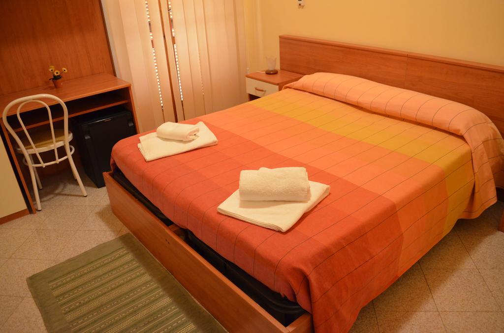 Hotel Barbieri Vibo Marina Quarto foto